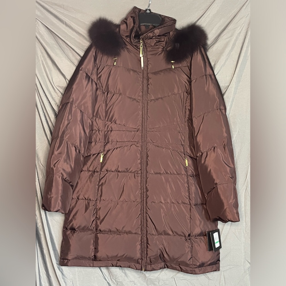 NWT Ellen Tracy down jacket with real fur trim on hood Size Large